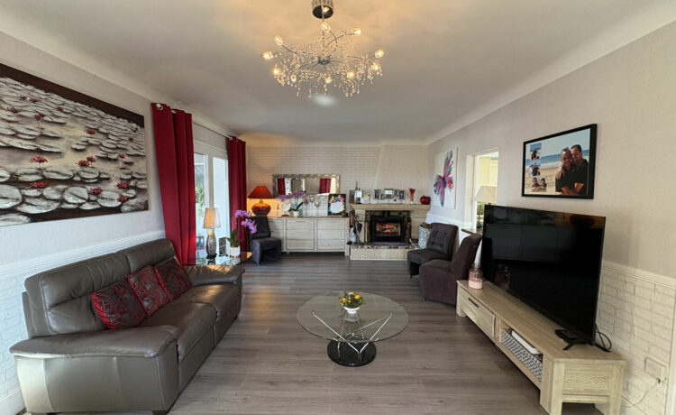 Maison 4 pièce(s) 328 m2