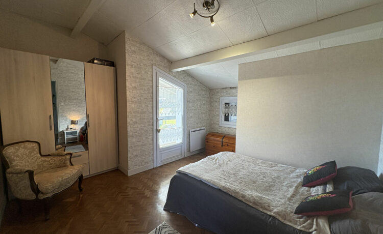 Maison 4 pièce(s) 328 m2
