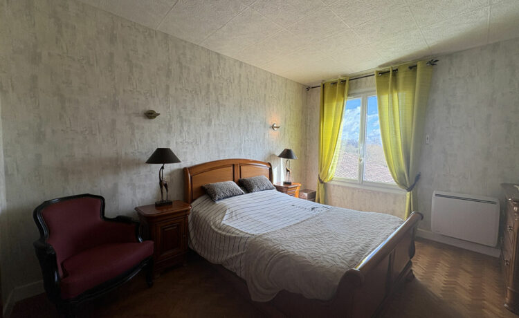 Maison 4 pièce(s) 328 m2