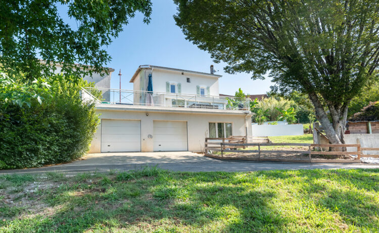 Maison 9 pièce(s) 212 m2 2