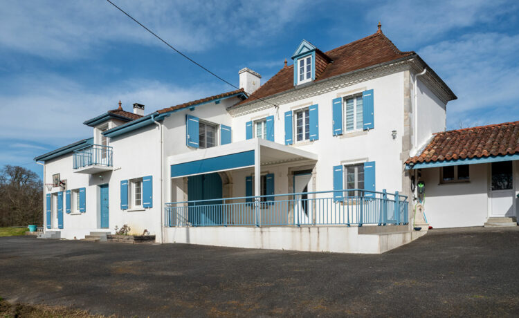 Maison 8 pièce(s) 236m2 1
