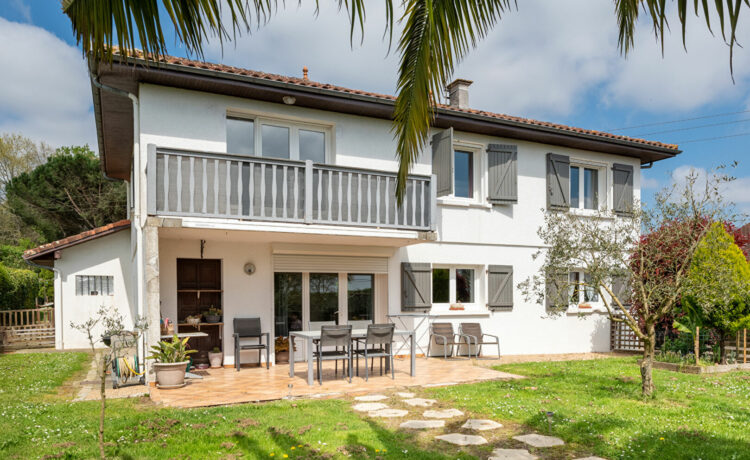 Maison Hagetmau 7 pièce(s) 157 m2 1