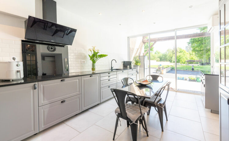Maison 9 pièce(s) 340 m2