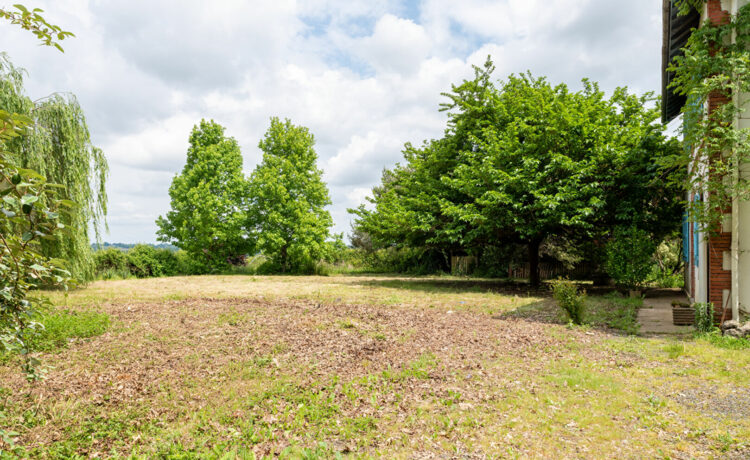 Maison de caractère à rafraîchir, Entre Amou et Pomarez, environnement calme et vue dégagée