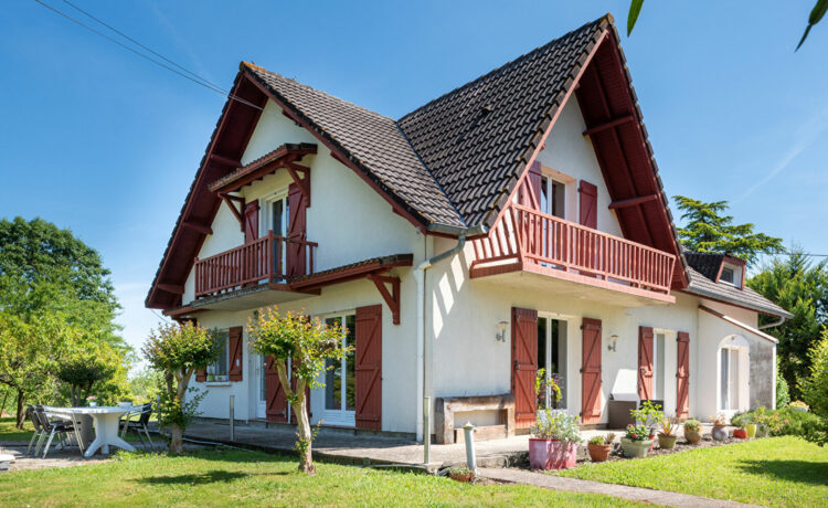 Maison 7 pièce(s) 186 m2 1