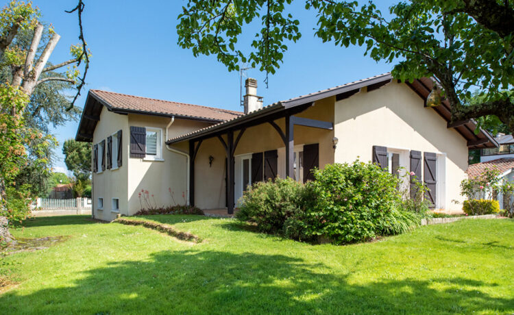 Maison Amou 5 pièce(s) 120 m2 1