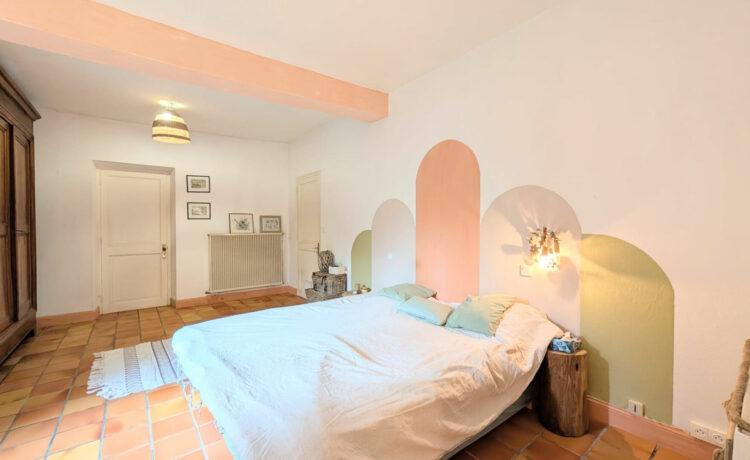 Maison 12 pièce(s) 461 m2