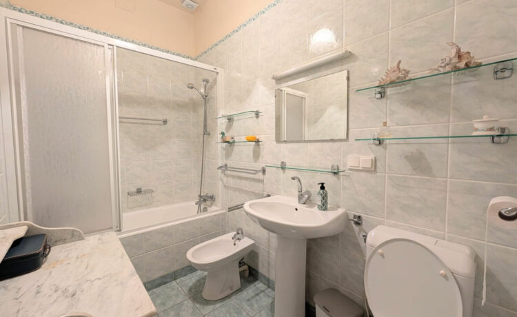 Maison 12 pièce(s) 461 m2