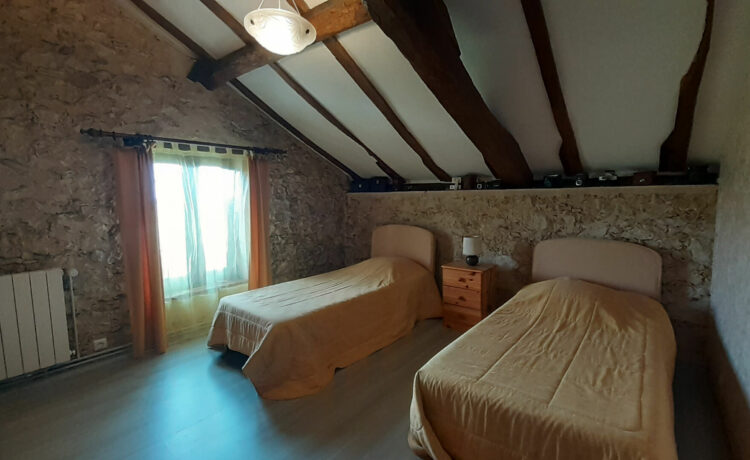 Maison familiale avec piscine et vue Pyrénées : un bijou au calme