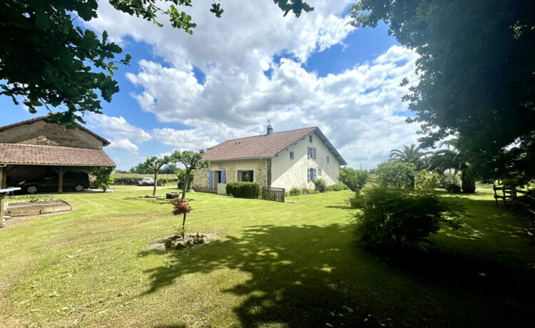 Maison 7 pièce(s) 251m2 1